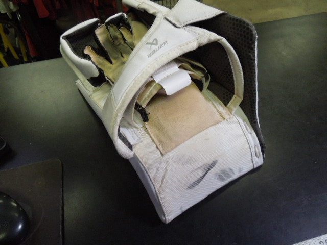 Load image into Gallery viewer, Used Bauer S23 GSX Jr. Right Hand Blocking Glove
