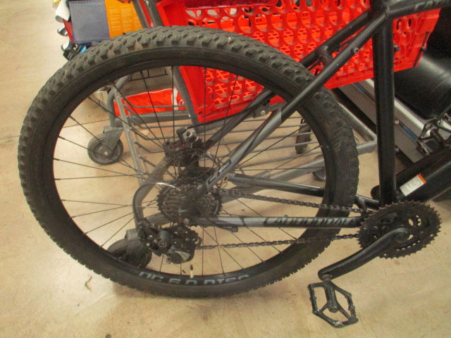 Load image into Gallery viewer, Used Cannondale Catalyst 27.5" 21 Speed Large Mountain Bike
