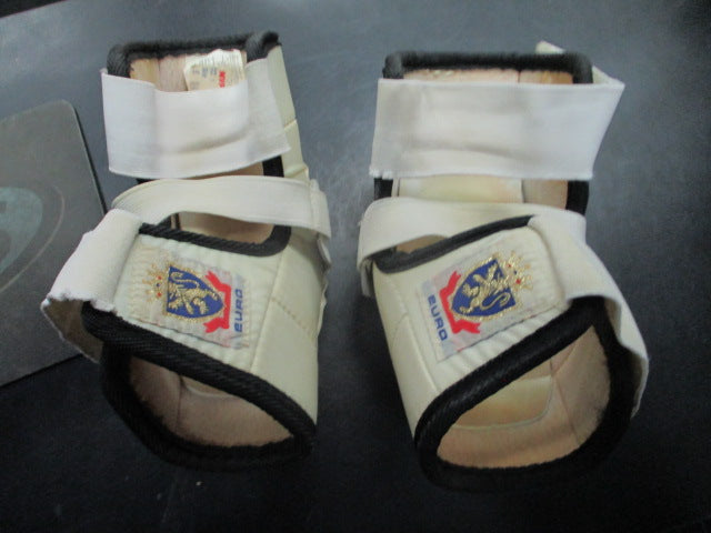 Load image into Gallery viewer, Used Euro Sport EP 4 Senior Hockey Elbow Pads
