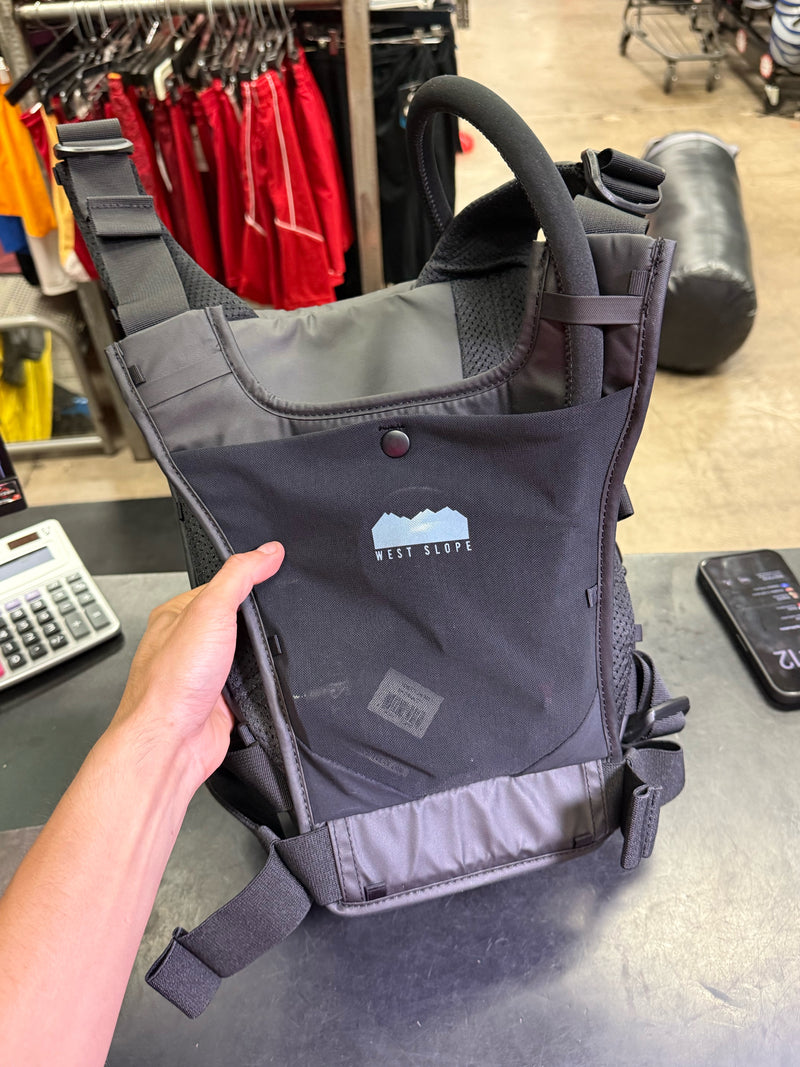Load image into Gallery viewer, Like New West Slope Pro180x Waterproof Chest Rig, H2O Bladder and Chest Pack
