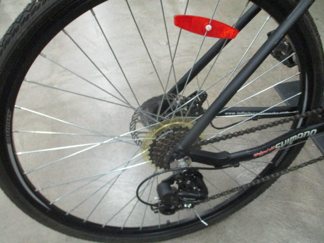 Load image into Gallery viewer, Used Infinity Boss Three Disk 700C 7 Speed Mountain Bicycle
