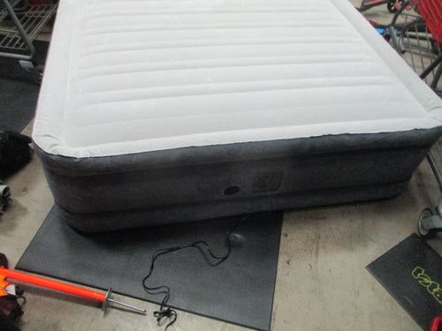 Used Intex Dura-Beam Plus Queen Size Air Mattress w/ Built-In Pump