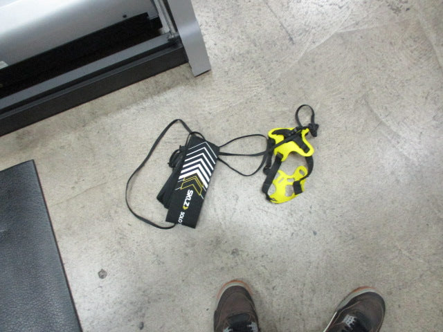 Load image into Gallery viewer, Used Sklz Solo Trainer
