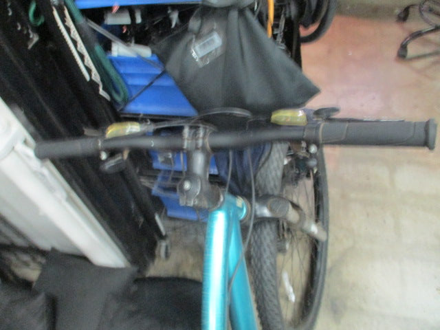 Load image into Gallery viewer, Used Diamondback LUX ST 27.5&quot; 24 Speed Mountain Bike
