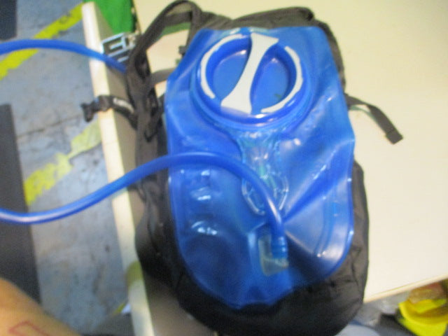 Load image into Gallery viewer, Used Camelbak 1.5L Backpack
