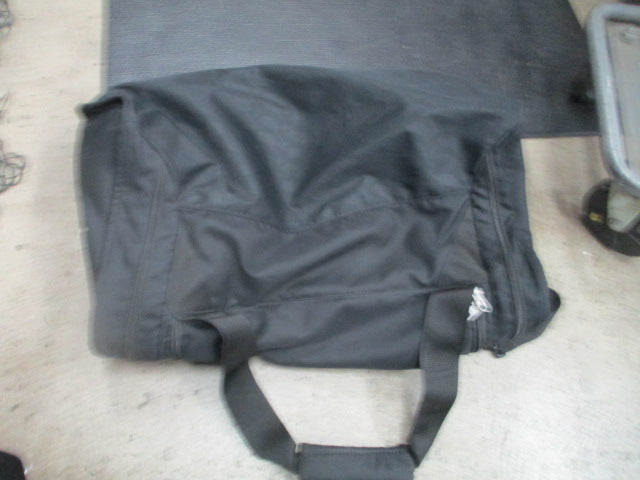 Load image into Gallery viewer, Used Nike Duffle Bag
