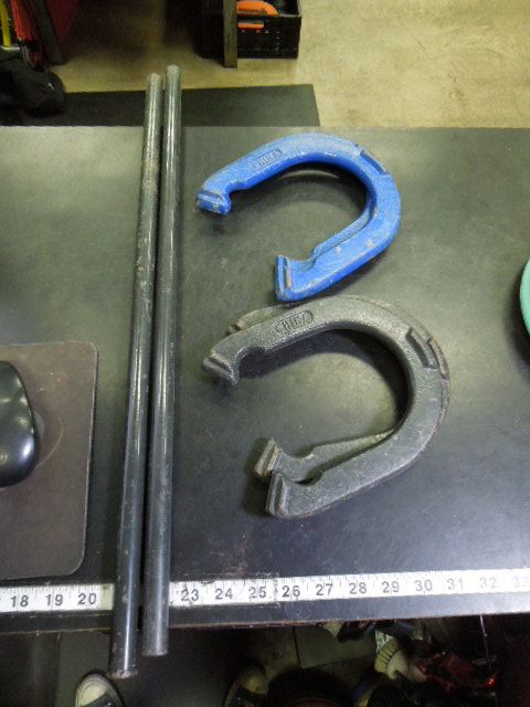 Load image into Gallery viewer, Used Franklin Horseshoe Set 2 Stakes 4 Horseshoes
