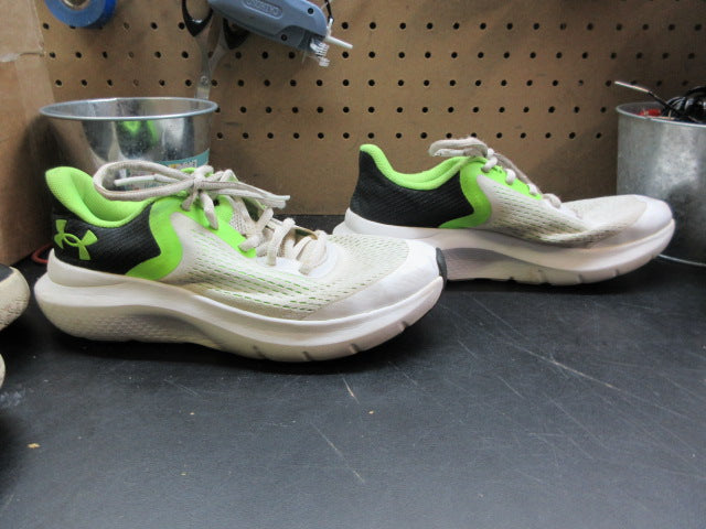 Load image into Gallery viewer, Used Under Armour Charged Rogue 5 Running Shoes - Size Youth 5
