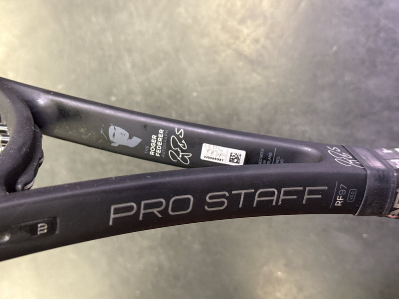 Load image into Gallery viewer, Used Wilson Pro Staff The Roger Federer Autograph v.11 Tennis Raquet
