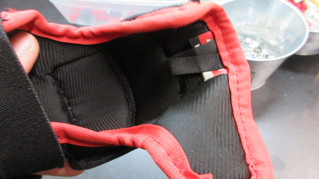 Load image into Gallery viewer, Used CCM Edge Youth Hockey Elbow Pads - Size Small
