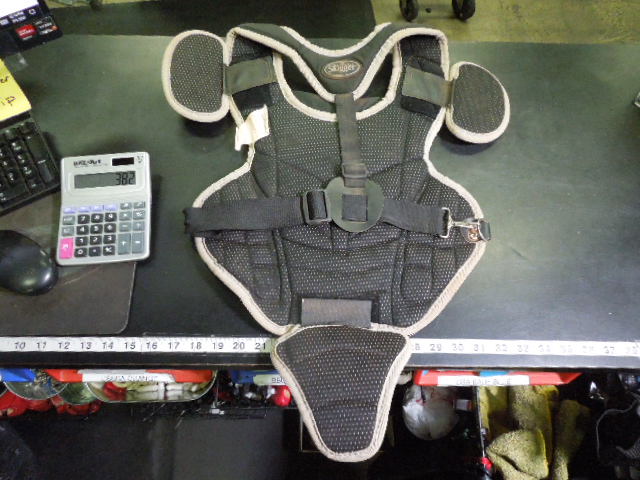 Load image into Gallery viewer, Used Louisville Slugger PG Series 5 Youth Chest Protector
