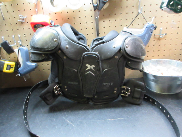 Load image into Gallery viewer, Used Xenith Flyte 2 TD Football Shoulder Pads - Youth Medium
