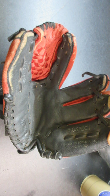 Load image into Gallery viewer, Used Mizuno Prospect 10.5" Glove - RHT - Broken Lace
