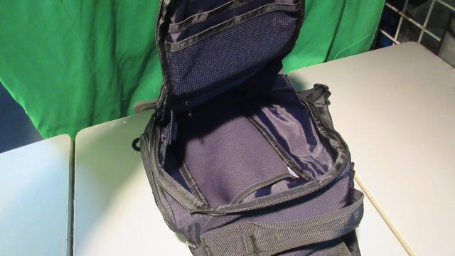 Load image into Gallery viewer, New Sinewy Sling Bag
