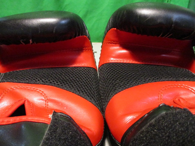 Load image into Gallery viewer, Used C2 Boxing,MMA, Muay Thai 16OZ Training Glove
