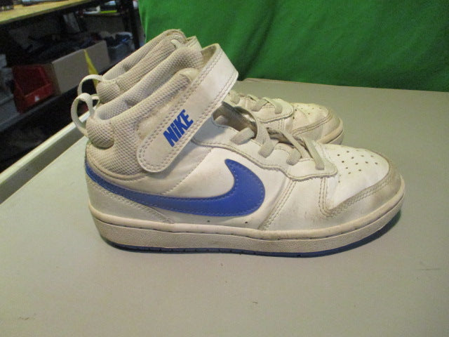 Load image into Gallery viewer, Used Nike Mid Youth 1 Basketball Shoes
