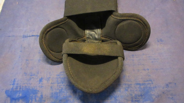 Load image into Gallery viewer, Used Rawlings Leg Guard - One Size
