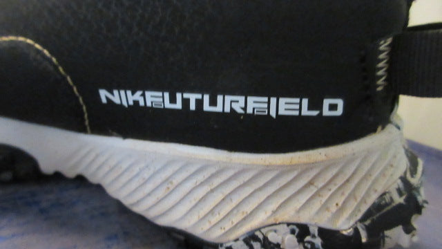 Load image into Gallery viewer, Used Nike Future Field Cleats Youth Size 4.5
