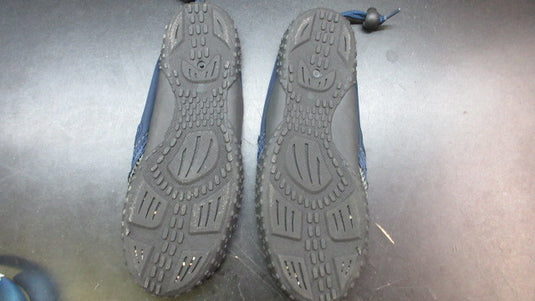 Used Wave Water Shoes - Size 7
