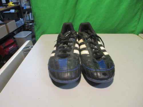 Used Adidas Puntero Size 4 Soccer Cleats