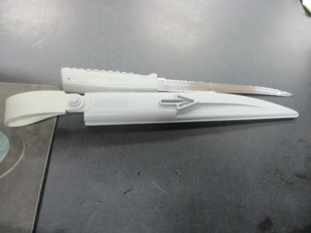 Load image into Gallery viewer, Used Fiskars Fighing Fillet Knife
