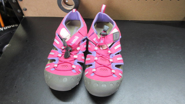Load image into Gallery viewer, Used Kamik Kids Crab Sandals - Size 5
