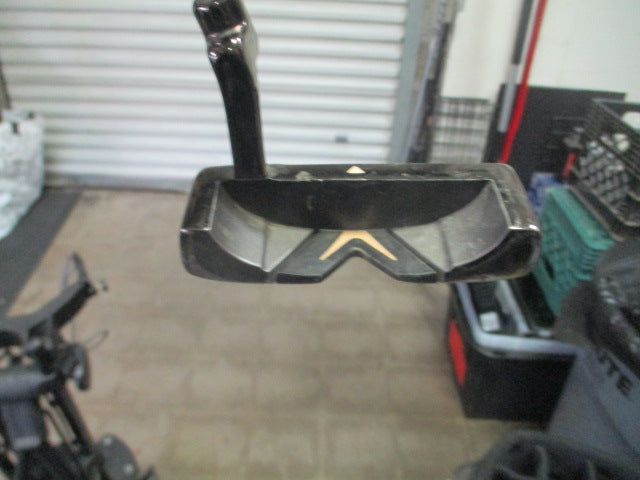 Load image into Gallery viewer, Used Black Velvet 220 RH Putter
