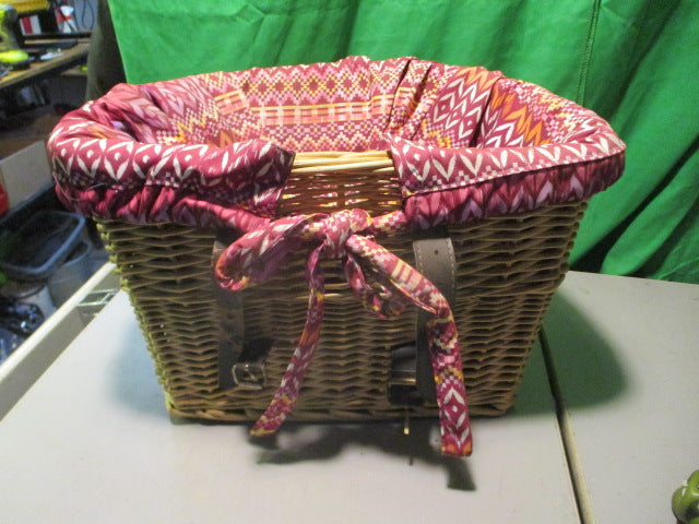 Load image into Gallery viewer, Used Wicker Bicycle BASKET With Liner
