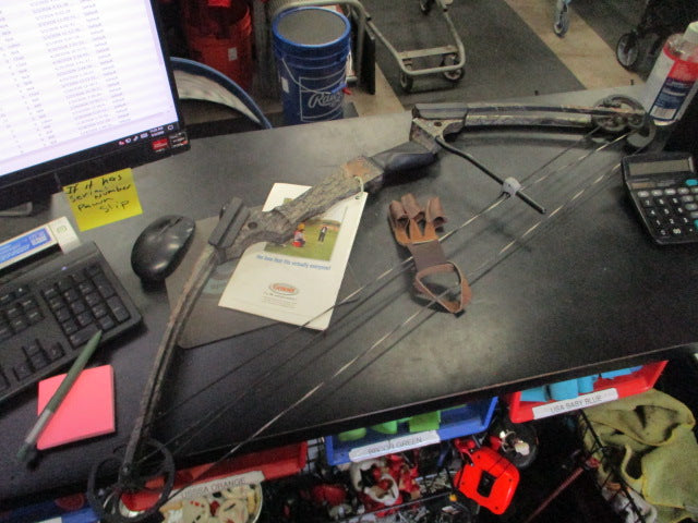 Load image into Gallery viewer, Used Genesis Compound Bow 36"
