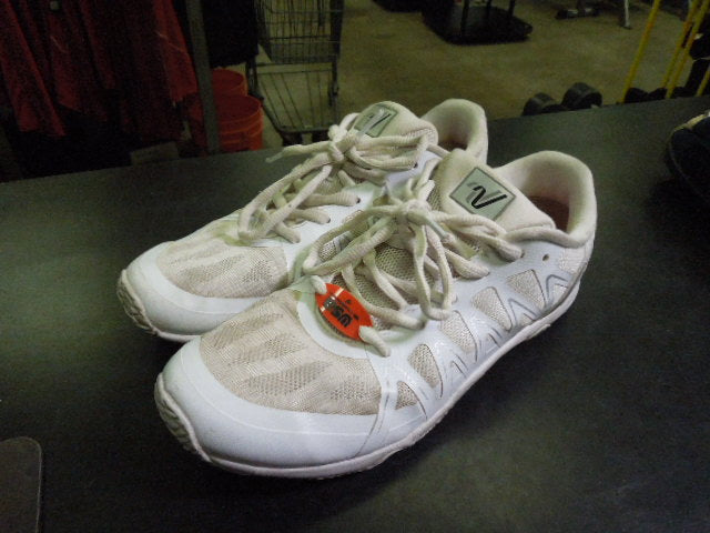 Load image into Gallery viewer, Used Varsity Edge Cheer Shoes Size 9.5
