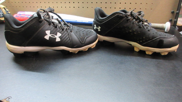 Load image into Gallery viewer, Used Under Armour Leadoff Baseball Cleats - Size Youth 5.5
