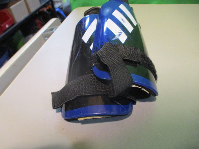 Load image into Gallery viewer, Used Adidas Youth Soccer Shin Guards
