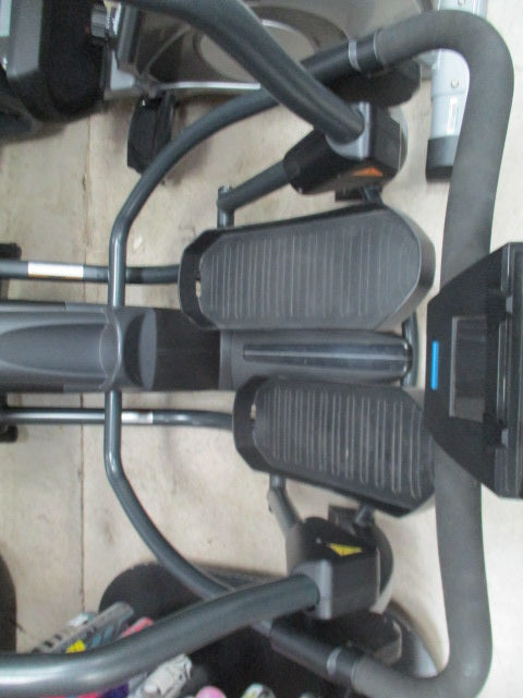 Used Teeter Free Step SE2001 Seated Elliptical