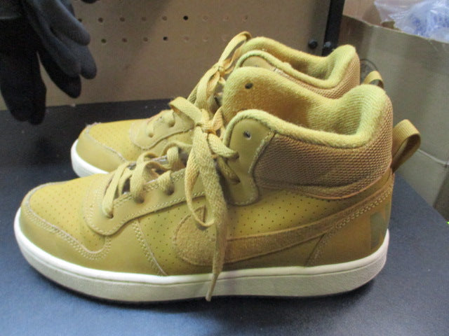 Load image into Gallery viewer, Used Nike Court Mid Sneakers Size 6
