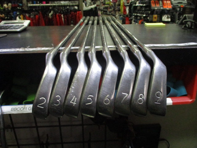Load image into Gallery viewer, Used Ping EYE 2 Karsten Right Hand Iron Set 2-9 (4 Iron Has a Blue Dot)

