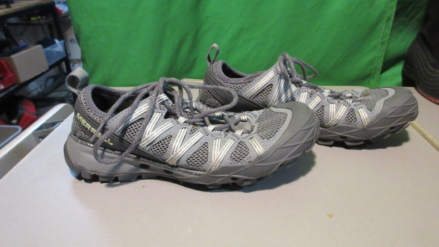 Load image into Gallery viewer, Used Merrell Womens Outdoor Hiking/ Water Shoes Size 6 - Grey
