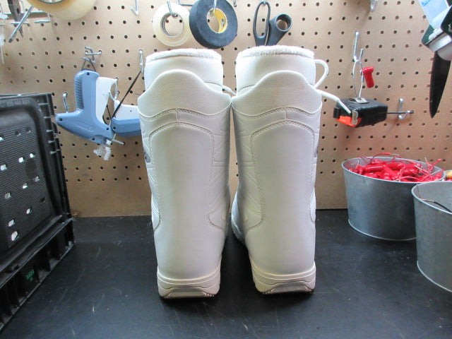 Load image into Gallery viewer, Used Thirtytwo Shifty Women's Snowboard Boots - Size 7.5
