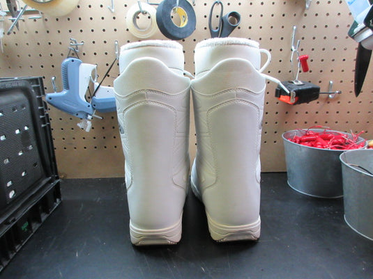 Used Thirtytwo Shifty Women's Snowboard Boots - Size 7.5