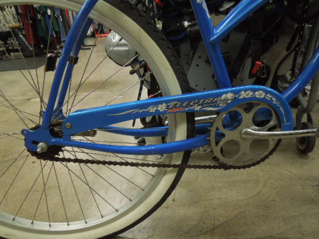 Load image into Gallery viewer, Vintage Electra Hawaii Girls Blue Beach Cruiser
