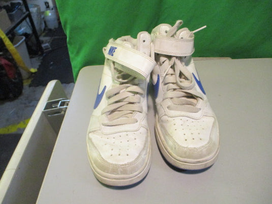 Used Nike Mid Size Youth 3.5 Sneakers
