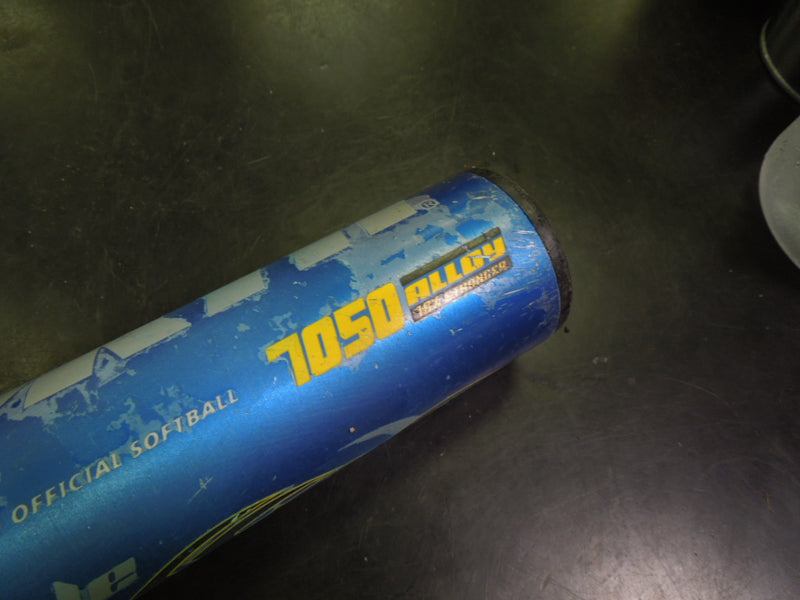 Load image into Gallery viewer, Used Worth Blade 7050 Alloy Softball Bat 34 in 30 oz -4
