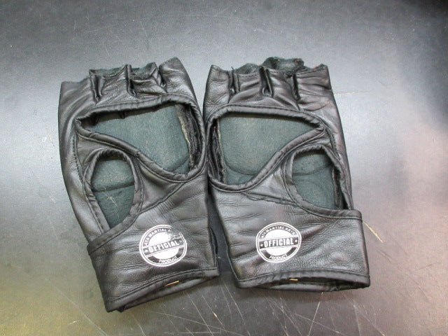 Load image into Gallery viewer, Used ATA Sparing Gloves - Adult
