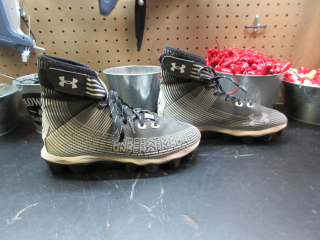 Load image into Gallery viewer, Used Under Armour Highlight Franchise Football Cleats - Size Youth 5
