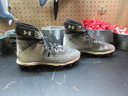 Used Under Armour Highlight Franchise Football Cleats - Size Youth 5