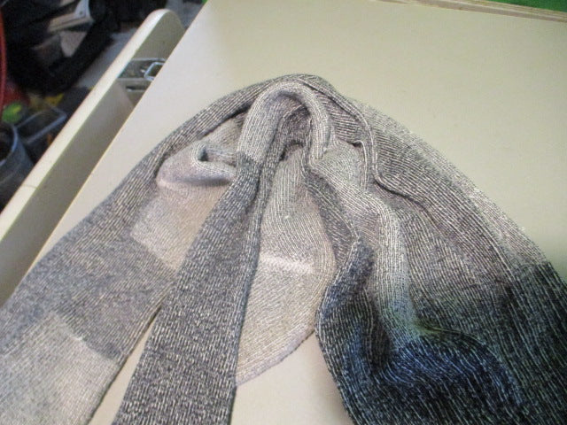 Load image into Gallery viewer, Used Gray Winter Socks
