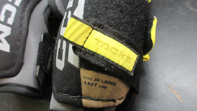 Load image into Gallery viewer, Used CCM Tacks AS580 Elbow Pads -Size Large
