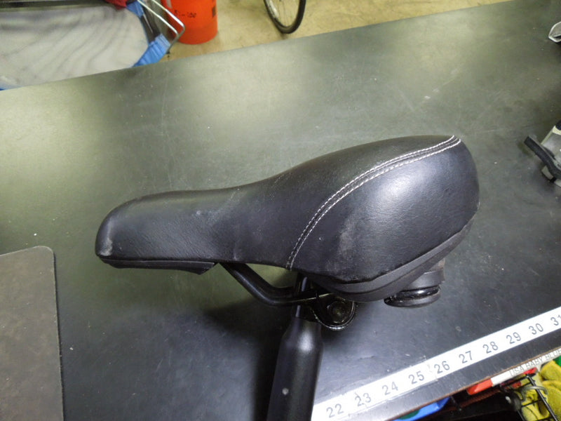 Load image into Gallery viewer, Used Lectric Cushioned Leather Seat with Active Shocks and 14" Insert
