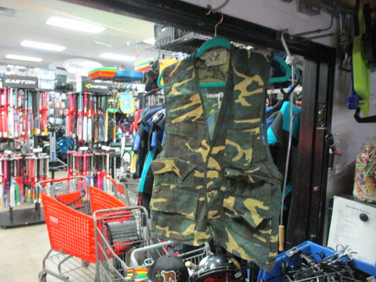 Used Duck Bay Camo Vest Size Large