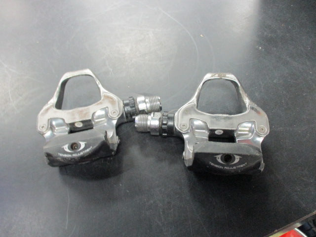 Load image into Gallery viewer, Used Shimano 105 Bicycle Pedals
