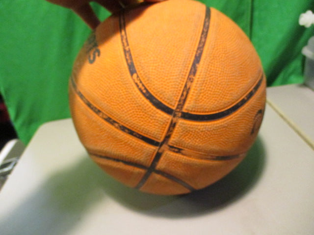 Load image into Gallery viewer, Used Epic Sports Premium Indoor - Outdoor Size 6 Basketball
